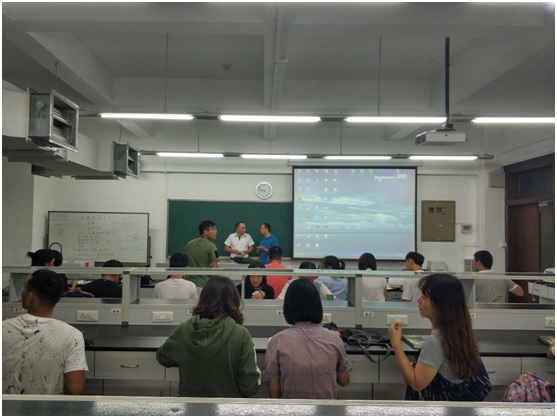 吴书记江安巡课.jpg 吴书记江安巡课.jpg